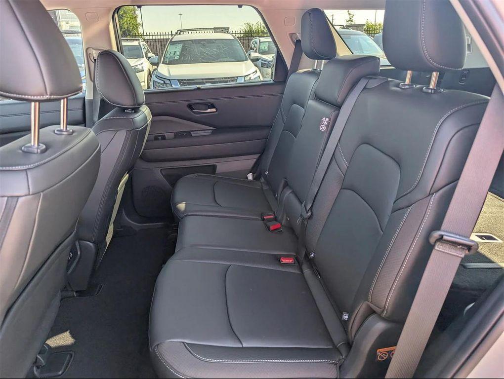 new 2025 Nissan Pathfinder car, priced at $35,447