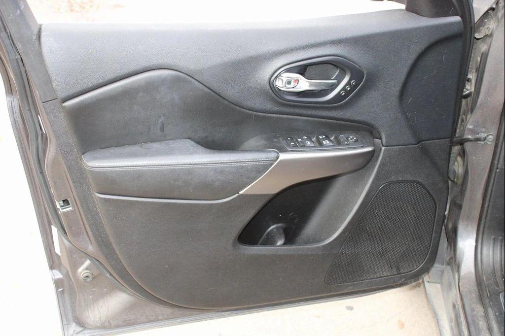 used 2019 Jeep Cherokee car, priced at $10,900