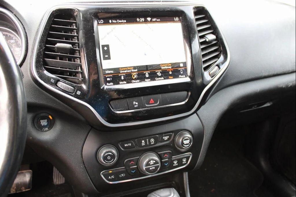 used 2019 Jeep Cherokee car, priced at $10,900