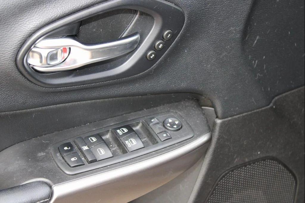 used 2019 Jeep Cherokee car, priced at $10,900