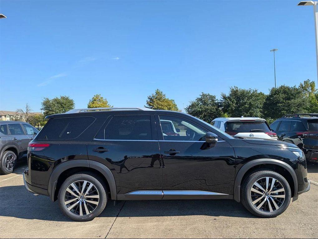new 2025 Nissan Pathfinder car, priced at $42,083