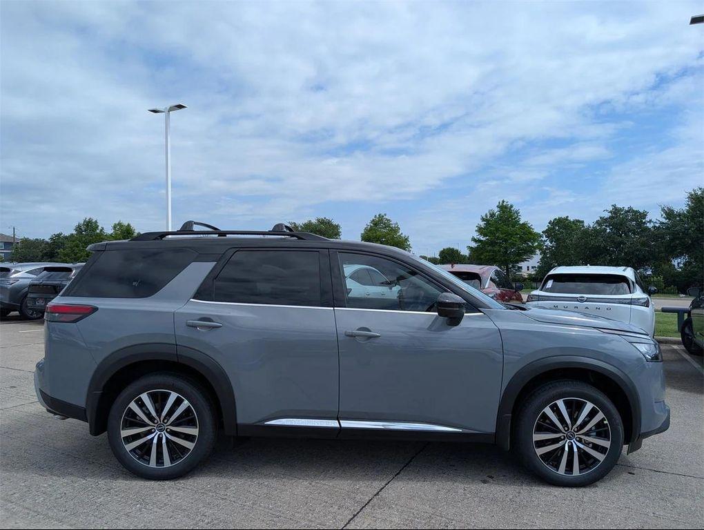 new 2025 Nissan Pathfinder car, priced at $40,670