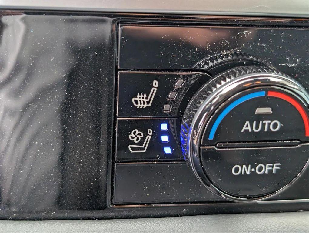 new 2025 Nissan Pathfinder car, priced at $40,670