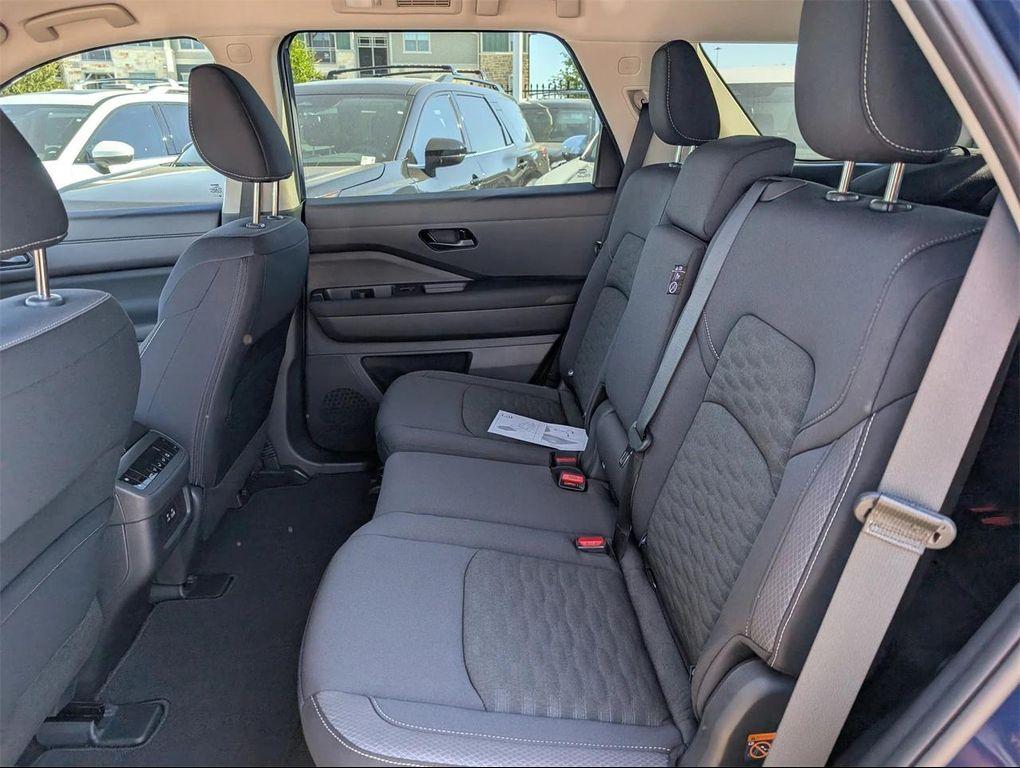 new 2025 Nissan Pathfinder car, priced at $33,016