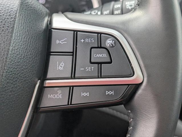 used 2024 Toyota Highlander car, priced at $38,999