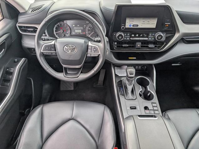 used 2024 Toyota Highlander car, priced at $38,999