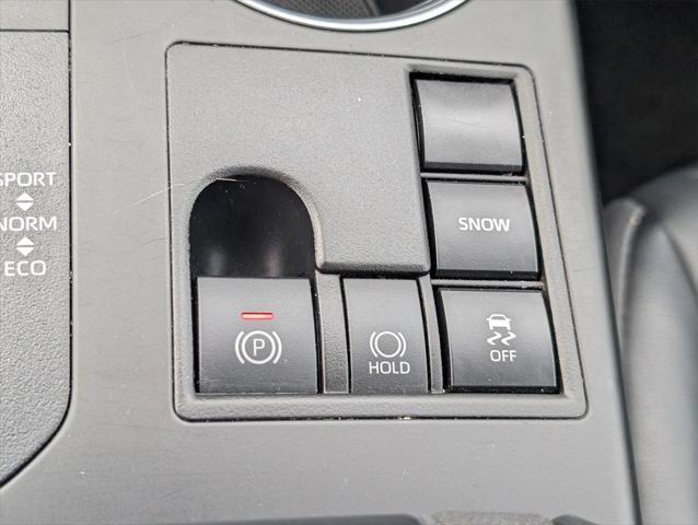 used 2024 Toyota Highlander car, priced at $38,999