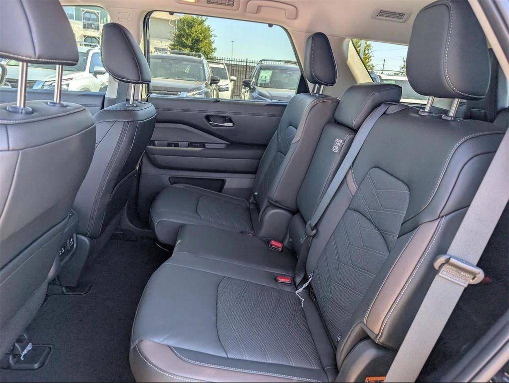 new 2025 Nissan Pathfinder car, priced at $39,838