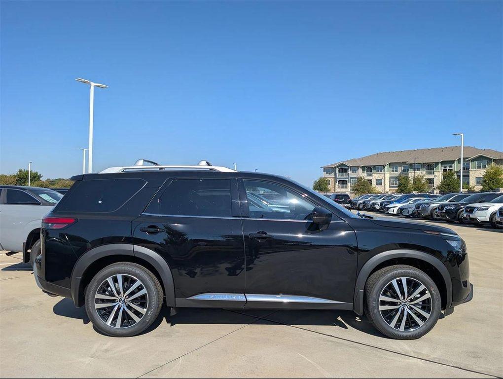 new 2025 Nissan Pathfinder car, priced at $39,838