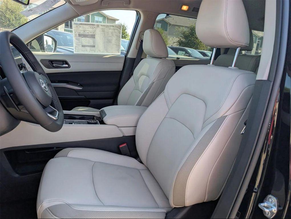 new 2025 Nissan Pathfinder car, priced at $35,140