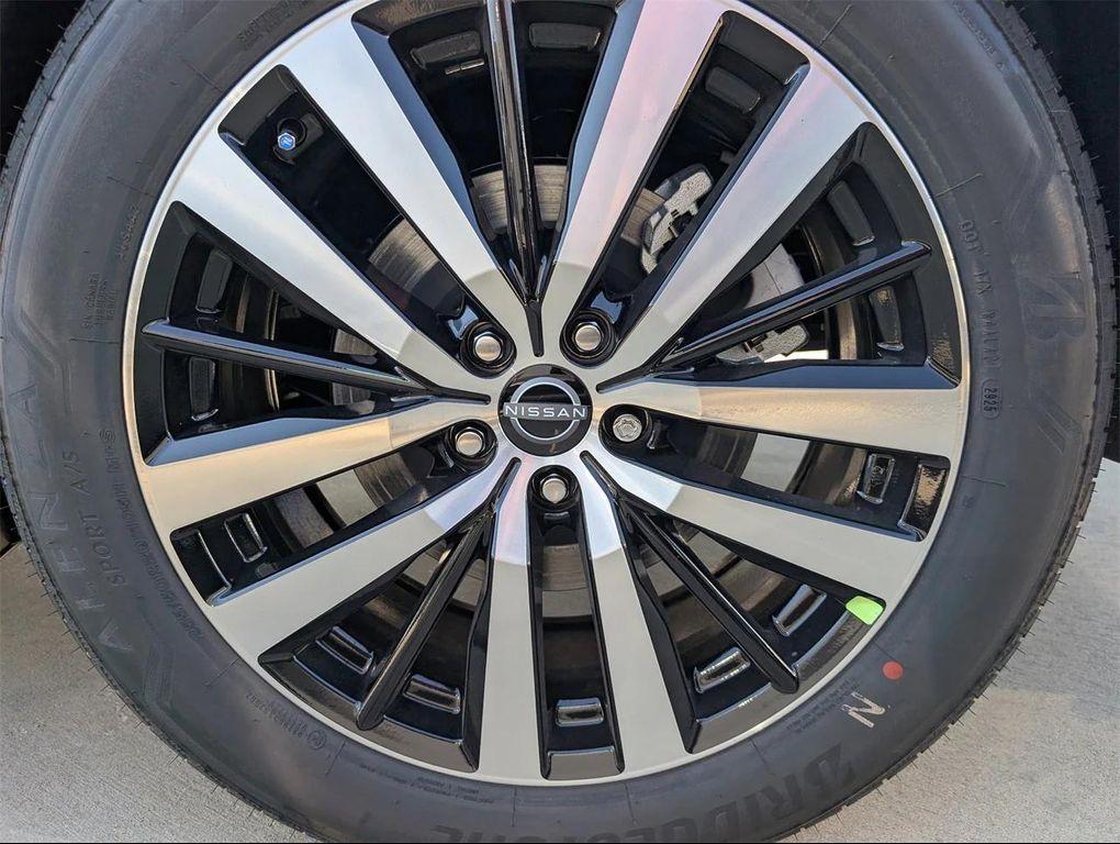 new 2025 Nissan Pathfinder car, priced at $40,231