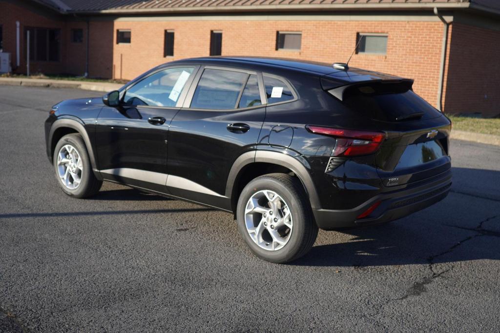 new 2025 Chevrolet Trax car, priced at $22,315