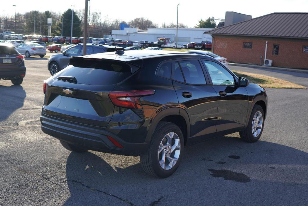 new 2025 Chevrolet Trax car, priced at $22,315