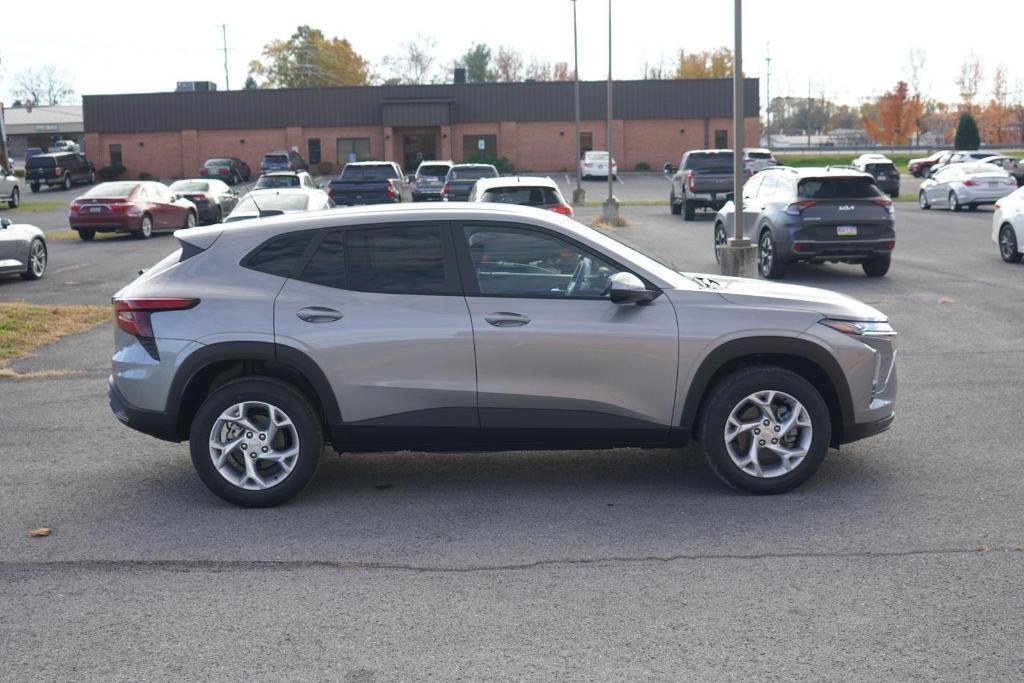 new 2025 Chevrolet Trax car, priced at $22,750