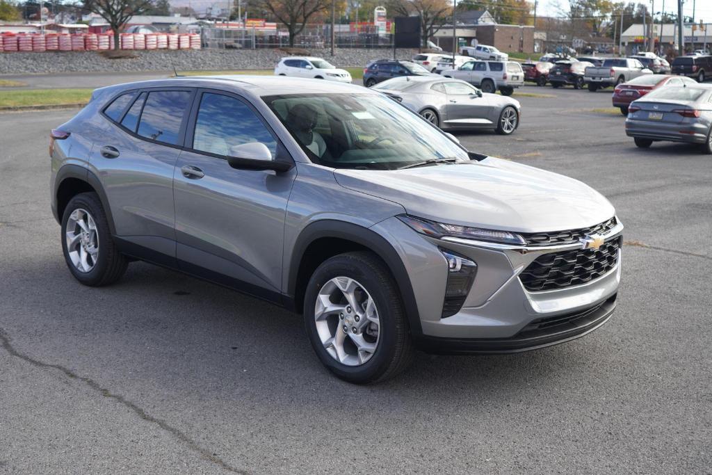 new 2025 Chevrolet Trax car, priced at $22,700