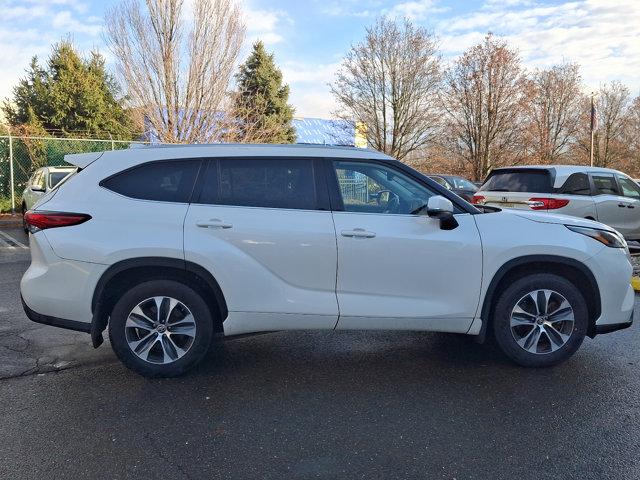 used 2021 Toyota Highlander car, priced at $30,389