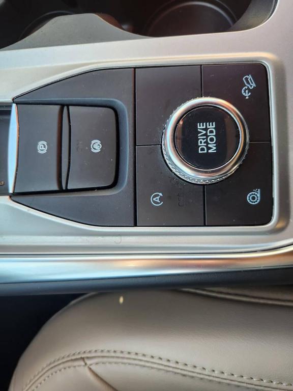 used 2024 Ford Explorer car, priced at $30,900
