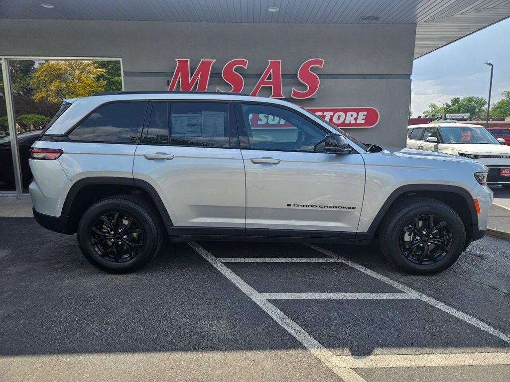 used 2024 Jeep Grand Cherokee car, priced at $36,900