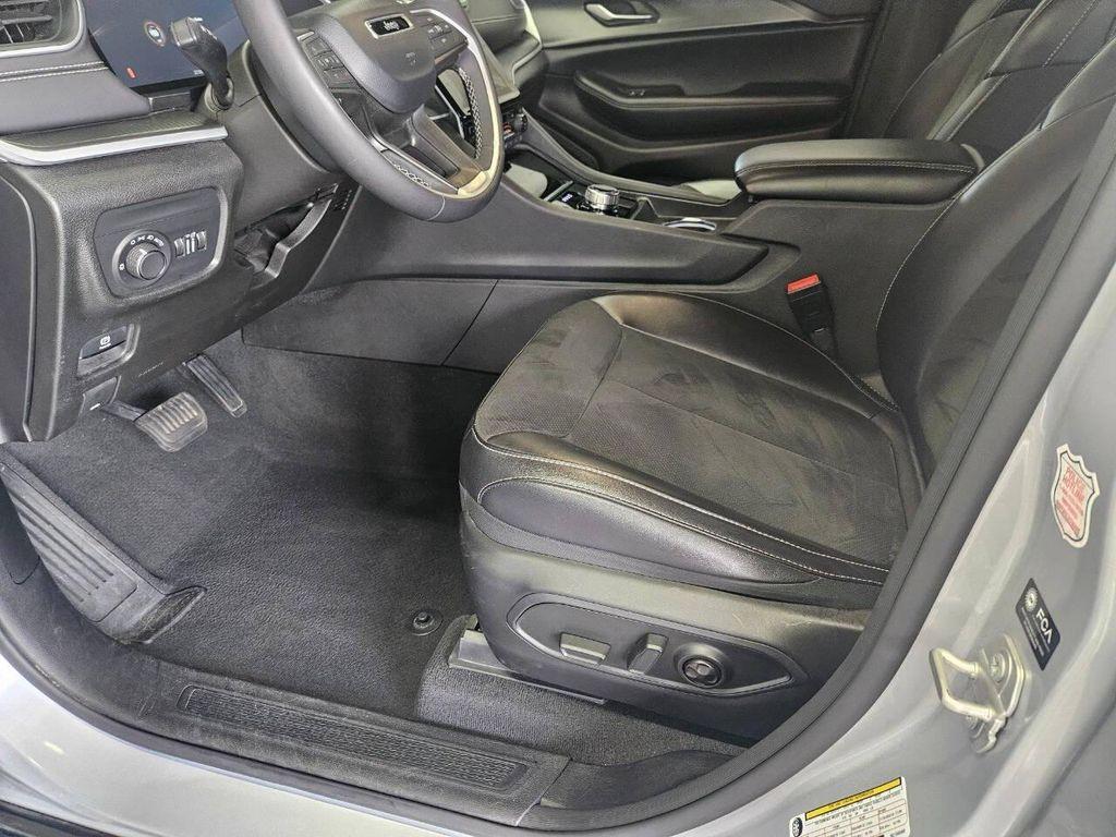 used 2024 Jeep Grand Cherokee car, priced at $36,900