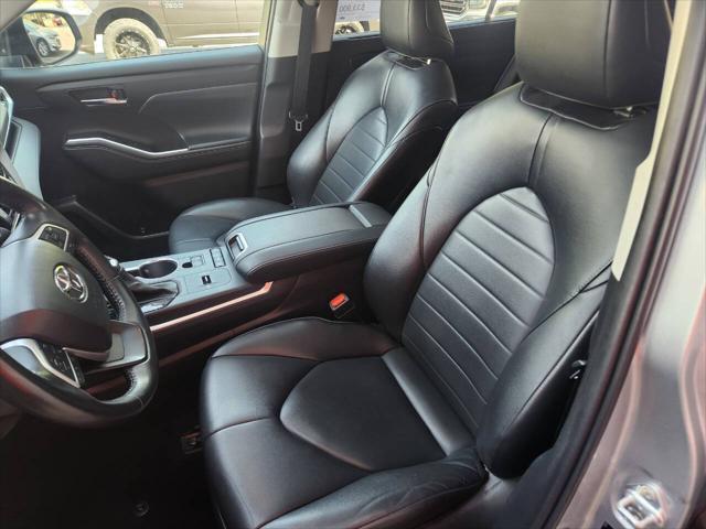 used 2022 Toyota Highlander car, priced at $33,900