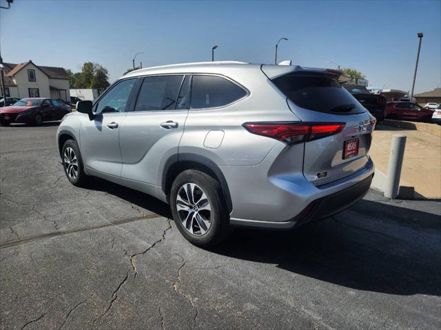 used 2022 Toyota Highlander car, priced at $33,900