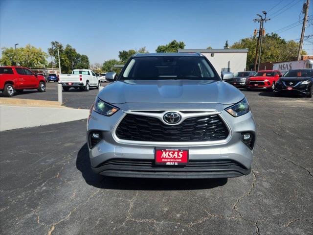 used 2022 Toyota Highlander car, priced at $33,900