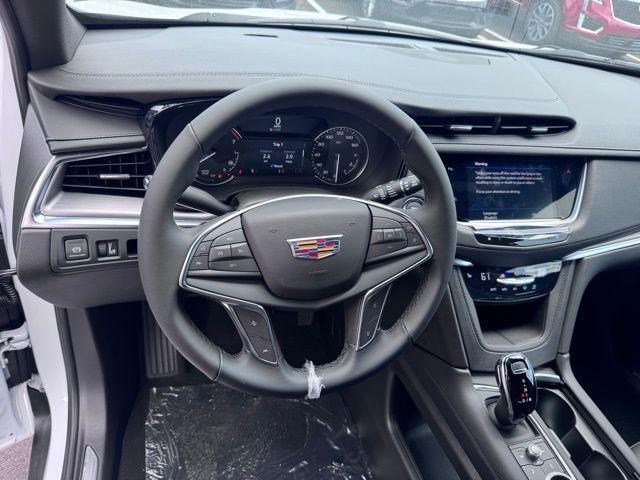 new 2025 Cadillac XT5 car, priced at $46,915
