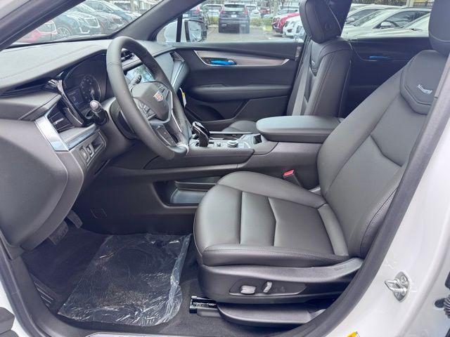 new 2025 Cadillac XT5 car, priced at $46,915