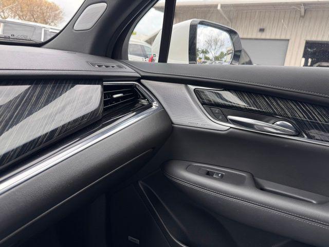 used 2023 Cadillac XT6 car, priced at $35,995
