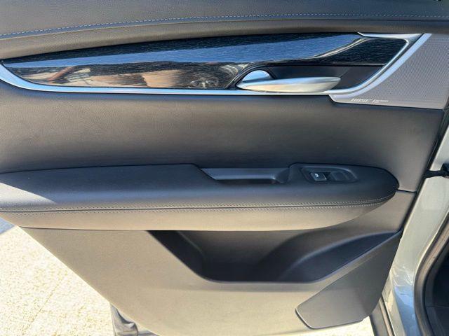 used 2023 Cadillac XT5 car, priced at $28,995