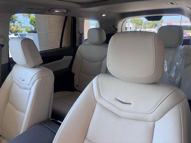 new 2025 Cadillac XT6 car, priced at $68,665