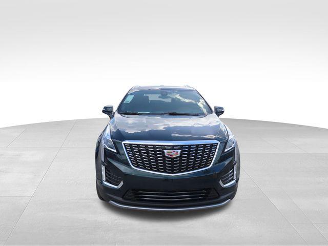 new 2025 Cadillac XT5 car, priced at $52,615