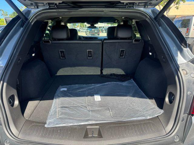 new 2025 Cadillac XT5 car, priced at $45,690