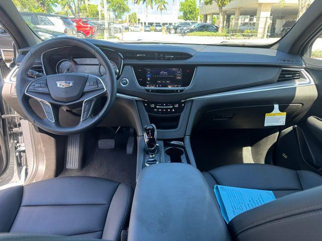 new 2025 Cadillac XT5 car, priced at $45,690
