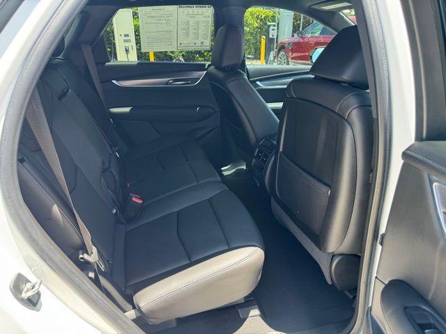 used 2022 Cadillac XT5 car, priced at $30,310