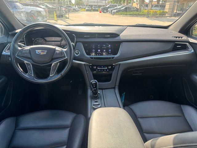 used 2022 Cadillac XT5 car, priced at $30,310