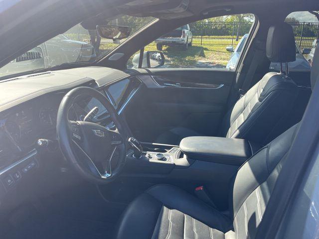 used 2023 Cadillac XT6 car, priced at $41,445