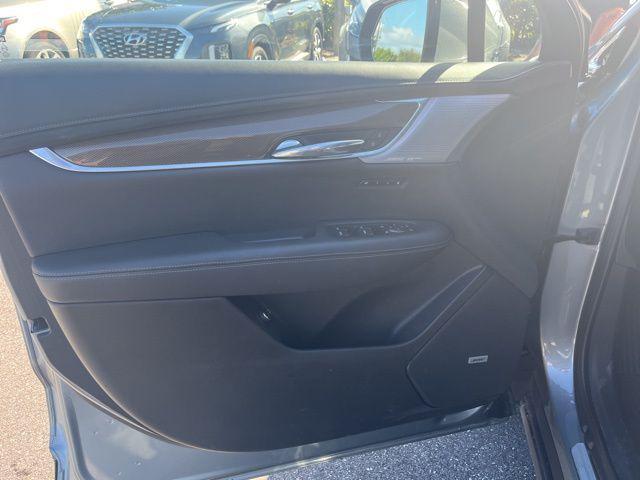 used 2023 Cadillac XT6 car, priced at $41,445
