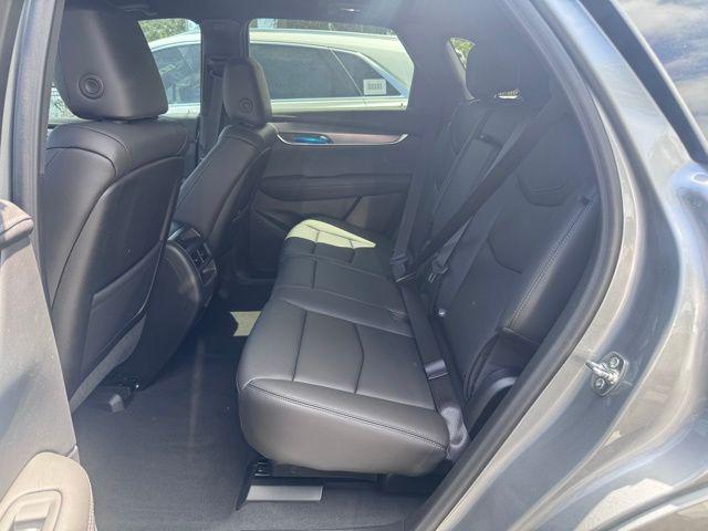 new 2025 Cadillac XT5 car, priced at $45,690