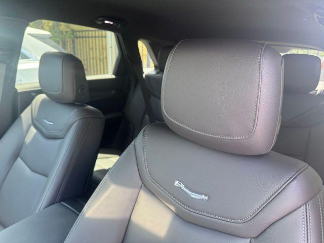 new 2025 Cadillac XT5 car, priced at $45,690