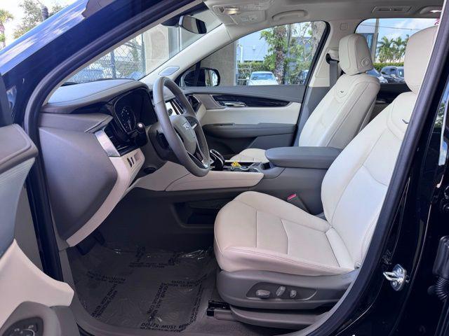 used 2025 Cadillac XT6 car, priced at $49,185