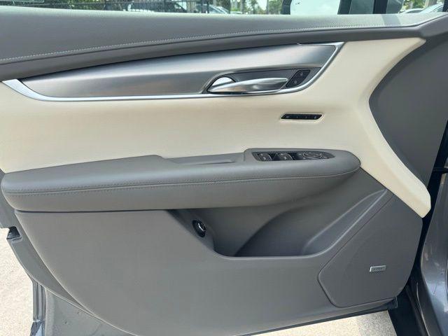 used 2021 Cadillac XT5 car, priced at $21,732