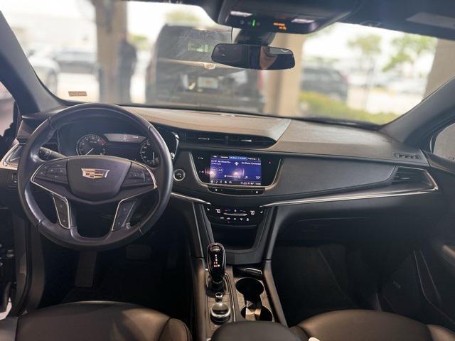 used 2022 Cadillac XT5 car, priced at $31,394