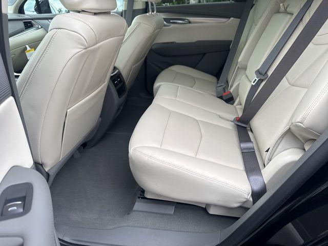 new 2025 Cadillac XT5 car, priced at $55,214