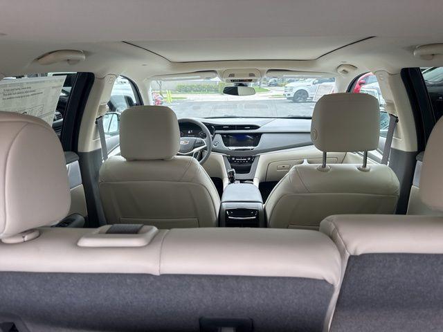 new 2025 Cadillac XT5 car, priced at $55,214