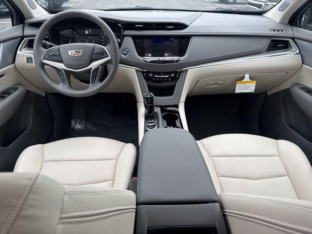 new 2025 Cadillac XT5 car, priced at $55,214