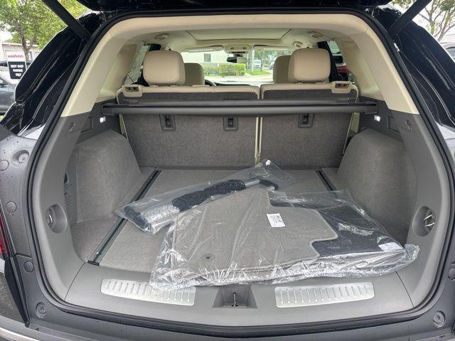 new 2025 Cadillac XT5 car, priced at $55,214