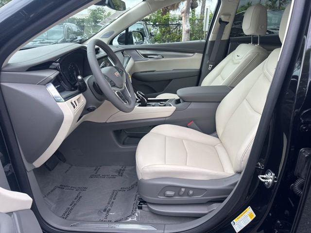new 2025 Cadillac XT5 car, priced at $55,214