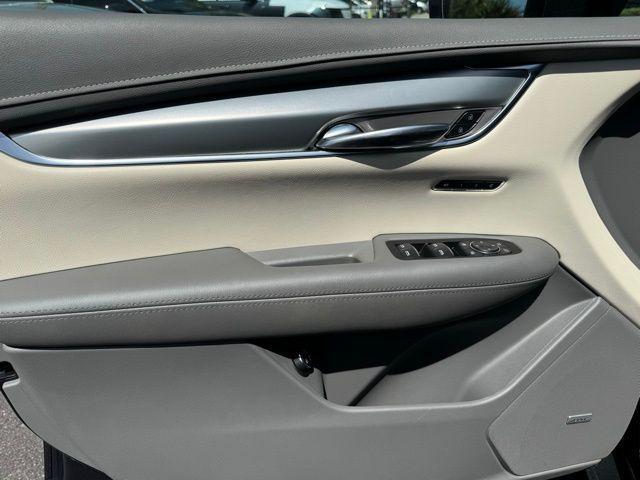 used 2022 Cadillac XT5 car, priced at $31,504