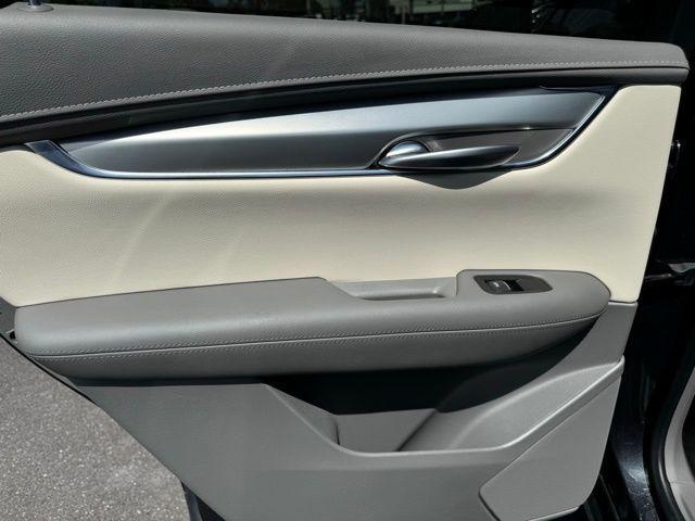 used 2022 Cadillac XT5 car, priced at $31,504